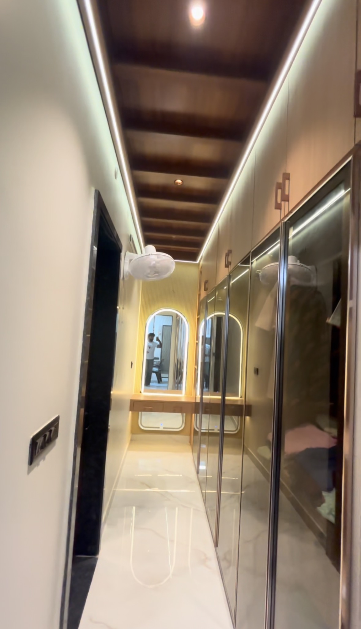 How a modern facade stays warm and welcoming